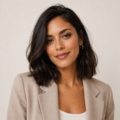 Fictional Viaskar fashion editor Lara Mendes
