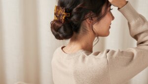 How to Match Your Hair Accessories to Your Wardrobe Palette